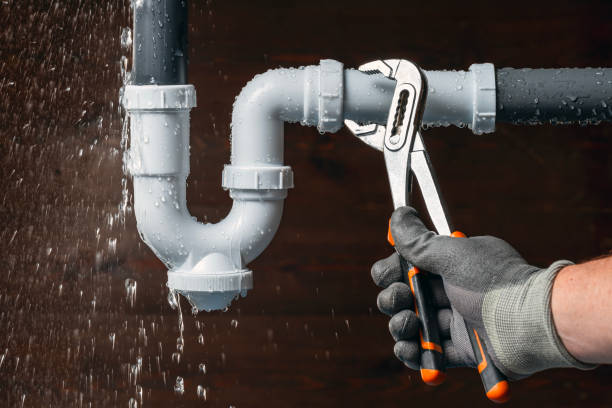 Professional Emergency Plumber technician working in Winona, OH